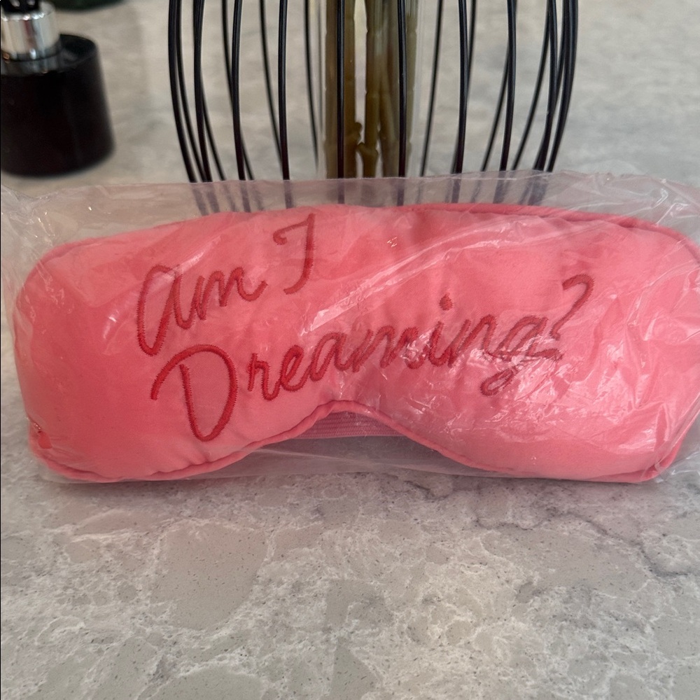 Sleep mask “am I dreaming”
